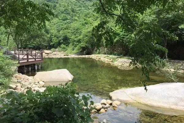武漢周邊哪里可以抓螃蟹 姚家山香溪谷、京山美人谷值得一去