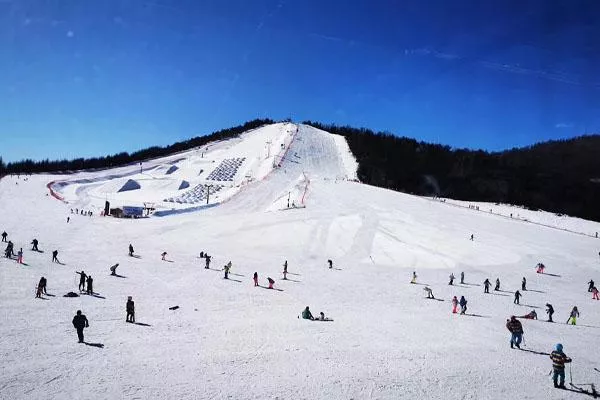 2021-2022神農架?chē)H滑雪場(chǎng)門(mén)票價(jià)格費用