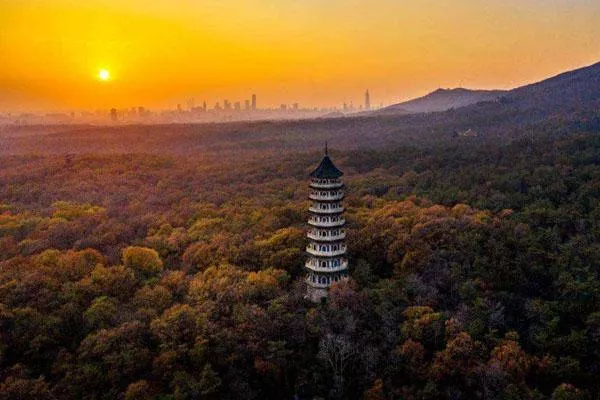 南京<a href='/zijin/' target=_blank>紫金</a>山爬山路線(xiàn)哪個(gè)最好 爬山最佳路線(xiàn)